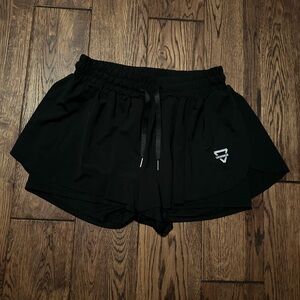 black flows shorts